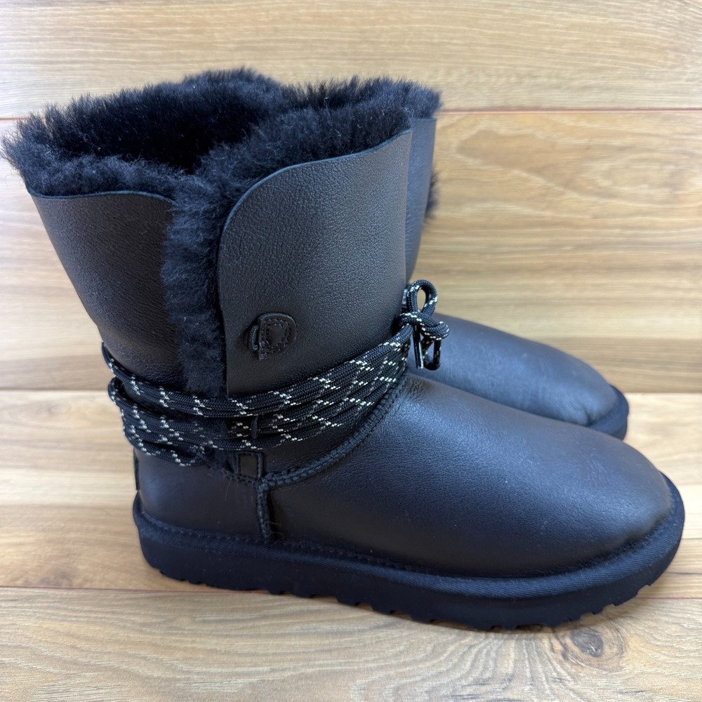 UGG Classic Bailey Tie Leather Boot Womens 8 Black Rope Cozy Gorpcore Outdoor